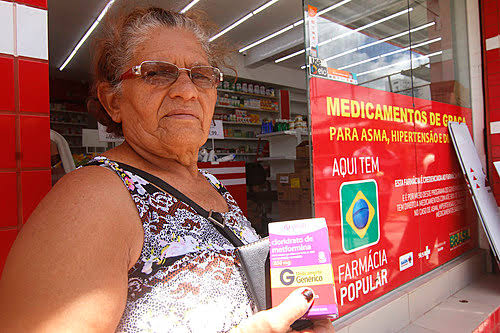 Programa Farmácia Popular em Coxim: Um Caminho para a Saúde. Assistente social Lourdes